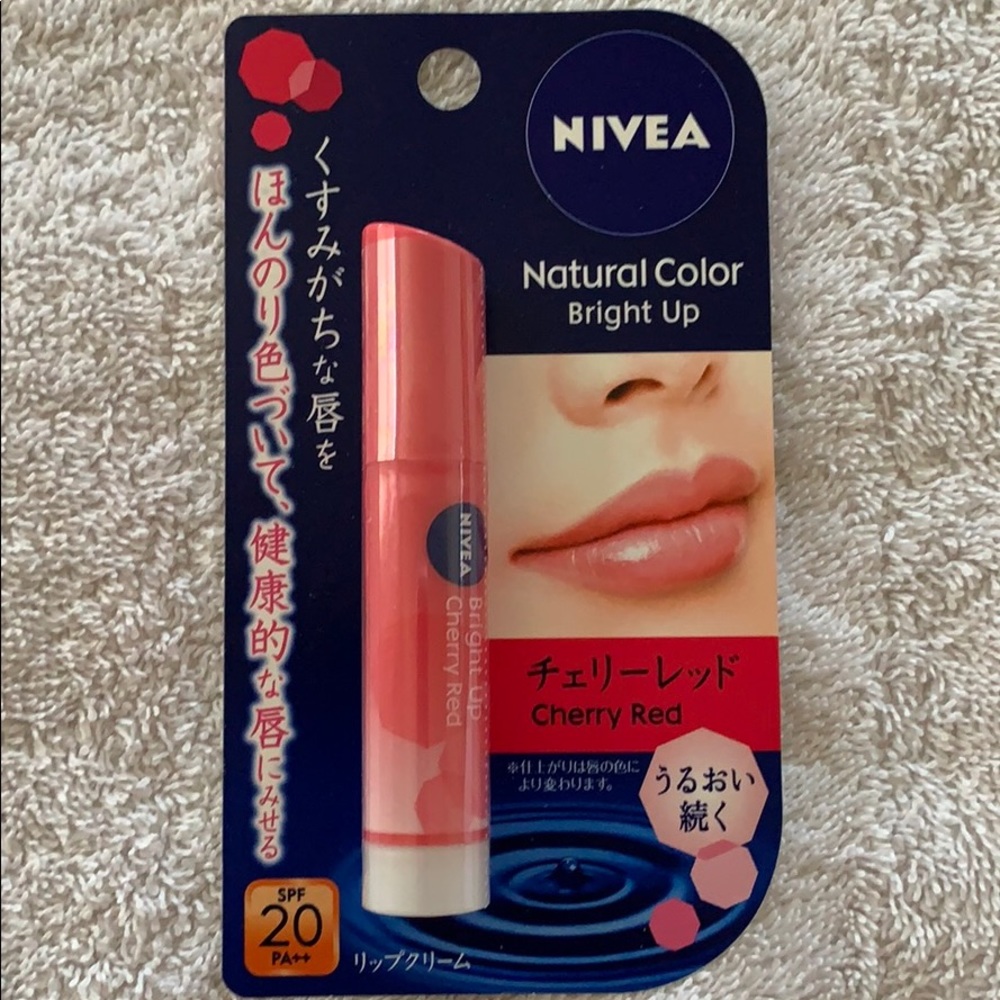 Nivea natural color bright up  lip gloss